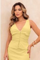 Blusa Decote V Com Busto Franzido Feminino Revanche Vernon AMARELO MANTEIGA