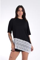 Camiseta Ampla Com Renda Asimétrica Feminina Revanche Vaduz PRETO