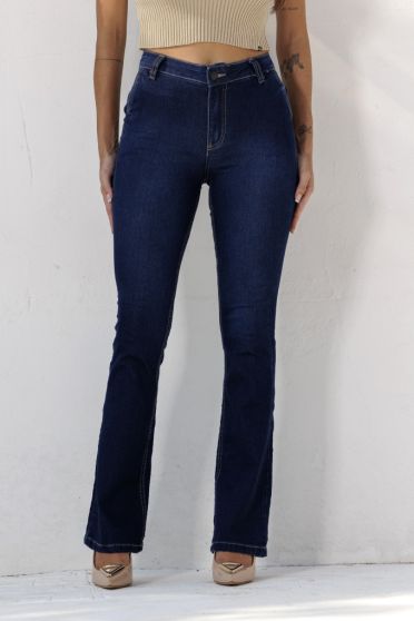 Calça Jeans Flare Com Bolso Traseiro Embutido Feminina Revanche Gomel Azul