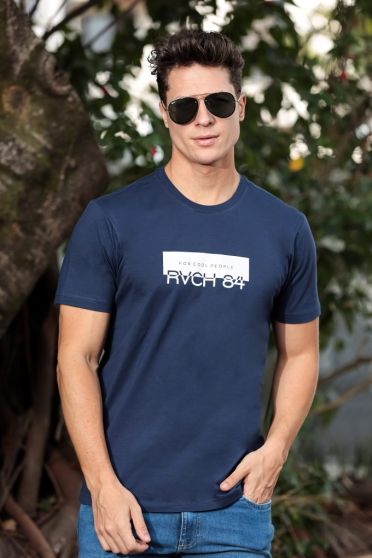 Camiseta Estampada Masculina Revanche Davos AZUL MARINHO