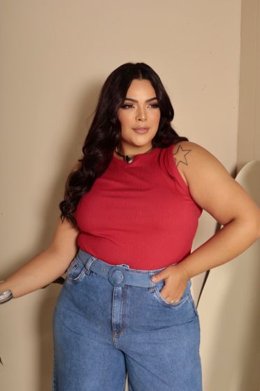 Regata Canelada Curvy Feminina Revanche Zuara VERMELHO