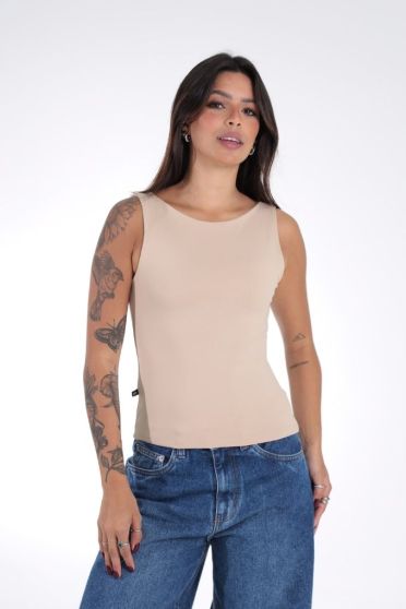 Blusa Regata Cavada Uso Frente e Costas Feminina Revanche Beatriz AREIA