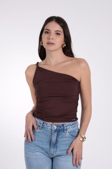 Blusa Feminina Ombro S&oacute; Franzida com Ombro Torcido Revanche Thais