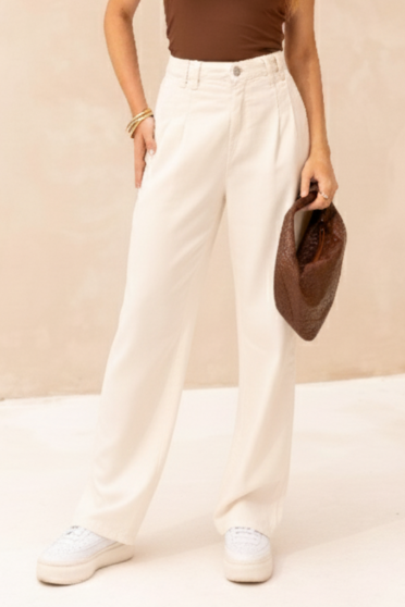 Calça Baggy Sarja Com Pregas No Bolso Feminino Revanche Carséolos NATURAL