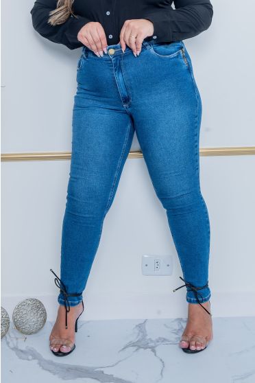 Calça Jeans Cigarrete Com Zíper Lateral Plus Size Feminina Bariloche Azul