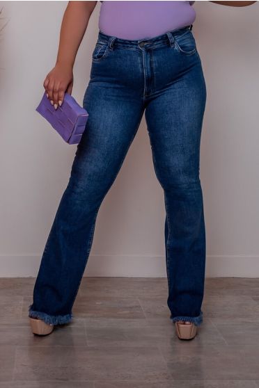 Calça Jeans Flare Com Barra Desfiada Plus Size Feminina Revanche Castellon AZUL