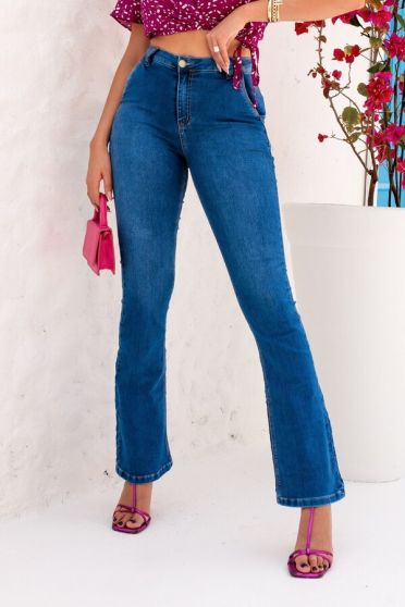 Calça Jeans Flare Com Bolso Embutido Feminina Revanche AZUL