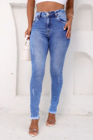 Calça Jeans Skinny Com Barra Desfiada Feminina Revanche Saravena Azul