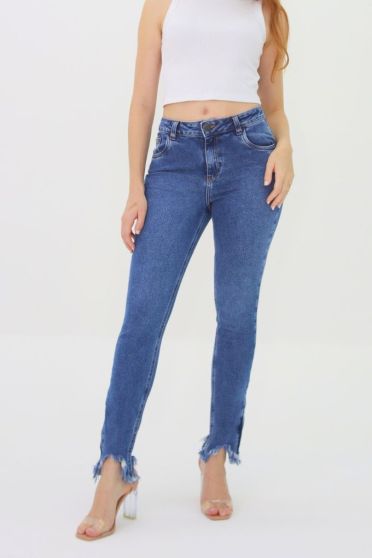 Calça Jeans Skinny Barra Desfiada Com Zíper Feminino Revanche Tunísia UNICA