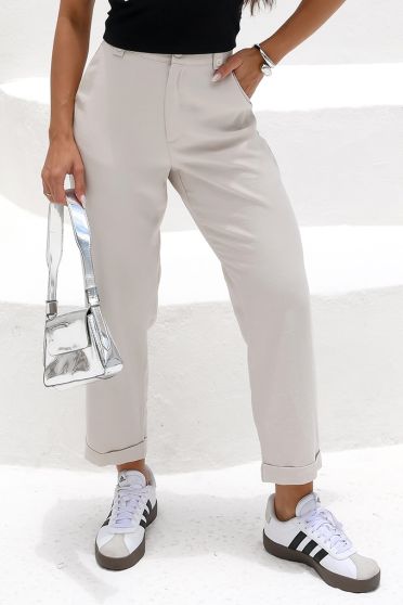 Calça Reta Com Barra Italiana e Bolso Faca Feminino Revanche Conesa AREIA