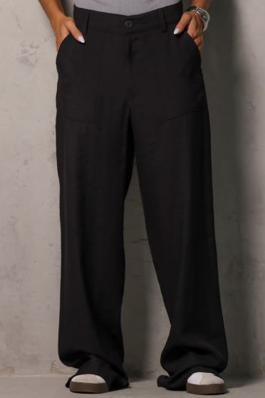 Calça Wide Leg Bolso Sobreposto Feminina Revanche Minia PRETO