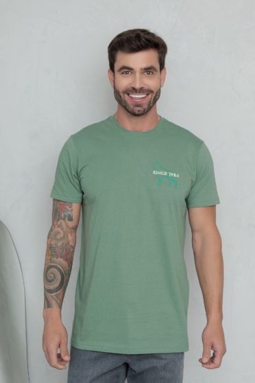 Camiseta Bordada Masculino Revanche Ugerno VERDE ASPEN