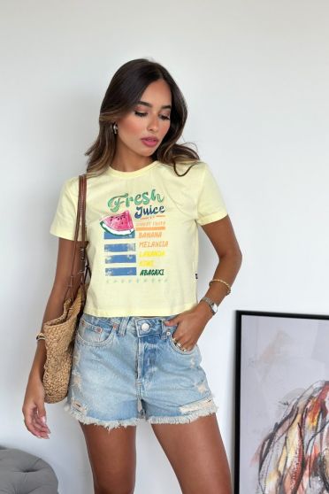 Camiseta Cropped Estampada Feminina Revanche Vilches AMARELO CLARO