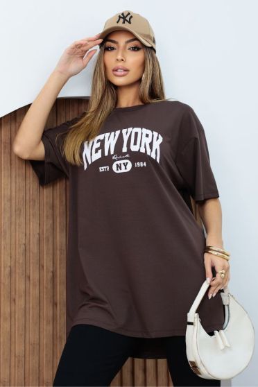 Camiseta Estampada Oversized Feminino Revanche Cirenaica MARROM ESCURO