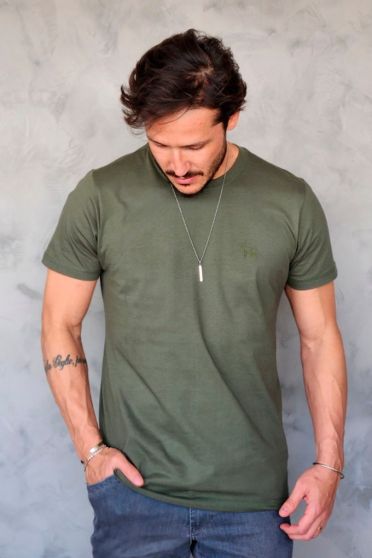 Camiseta Bordada Masculina Revanche Nequino VERDE MUSGO