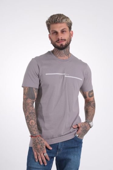 Camiseta Masculina Manga Curta Estampada Relevo Revanche Shibuya 