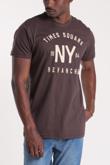 Camiseta Masculina Manga Curta Bordada Times Square Revanche -CT.MAS.00217 MARROM ULTRA