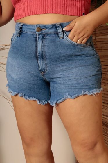Shorts jeans barra desfiada curvy feminino Revanche Bagé Azul