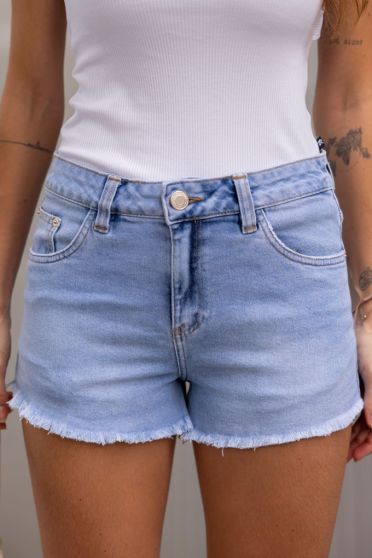 Shorts Jeans Cintura Média Barra Desfiada Feminina Revanche Natales Azul