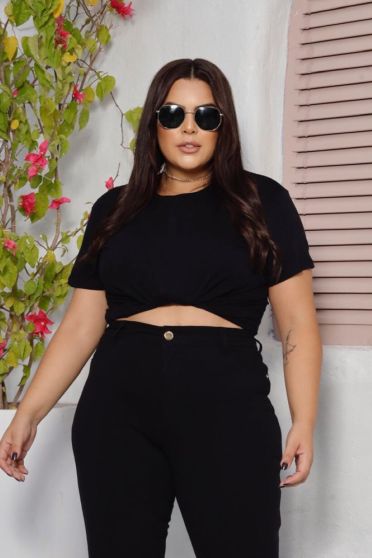 T-Shirt Básica Curvy Feminina Revanche Anshan PRETO