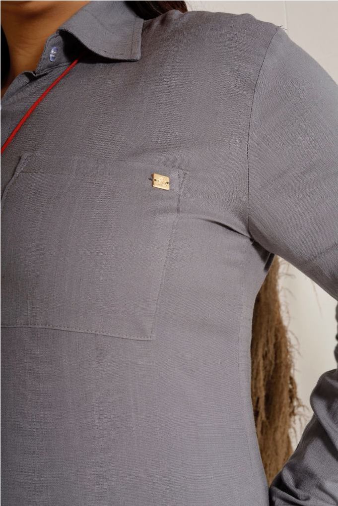 Camisa Lisa Com Bolso Frontal Curvy Feminina Revanche