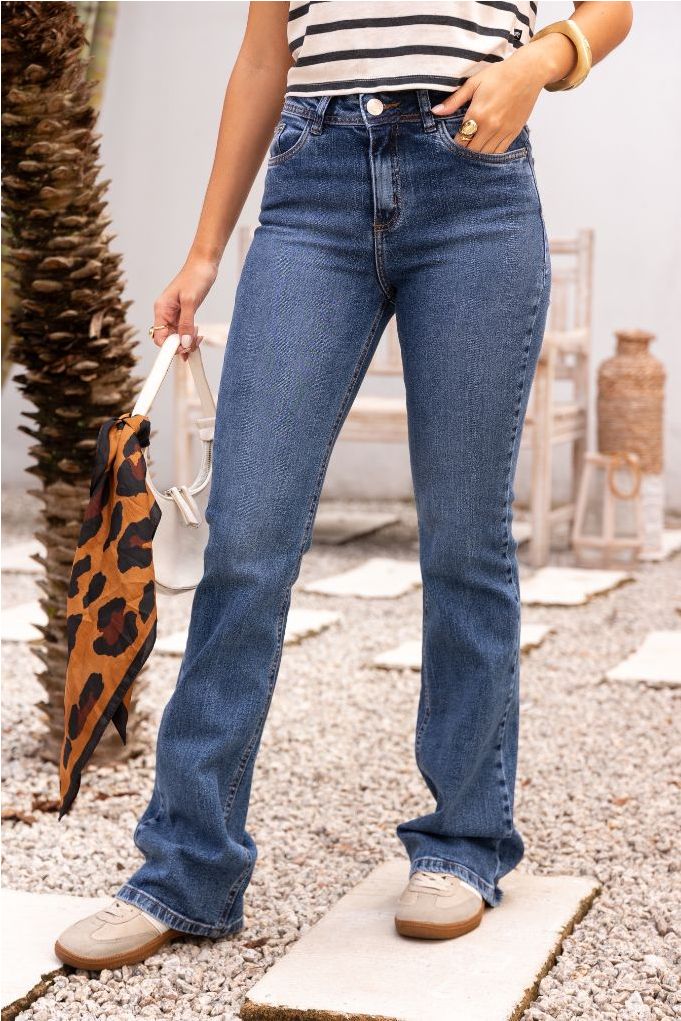 Calça Jeans Flare Barra Normal Feminina Revanche Romênia UNICA