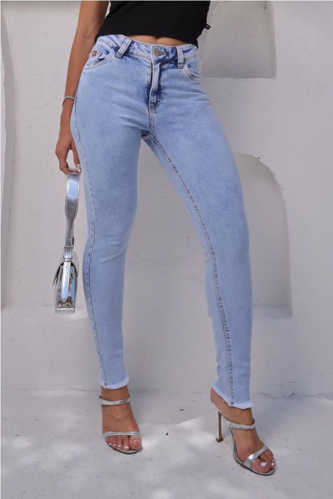 Calça jeans barra desfiada feminina cheap