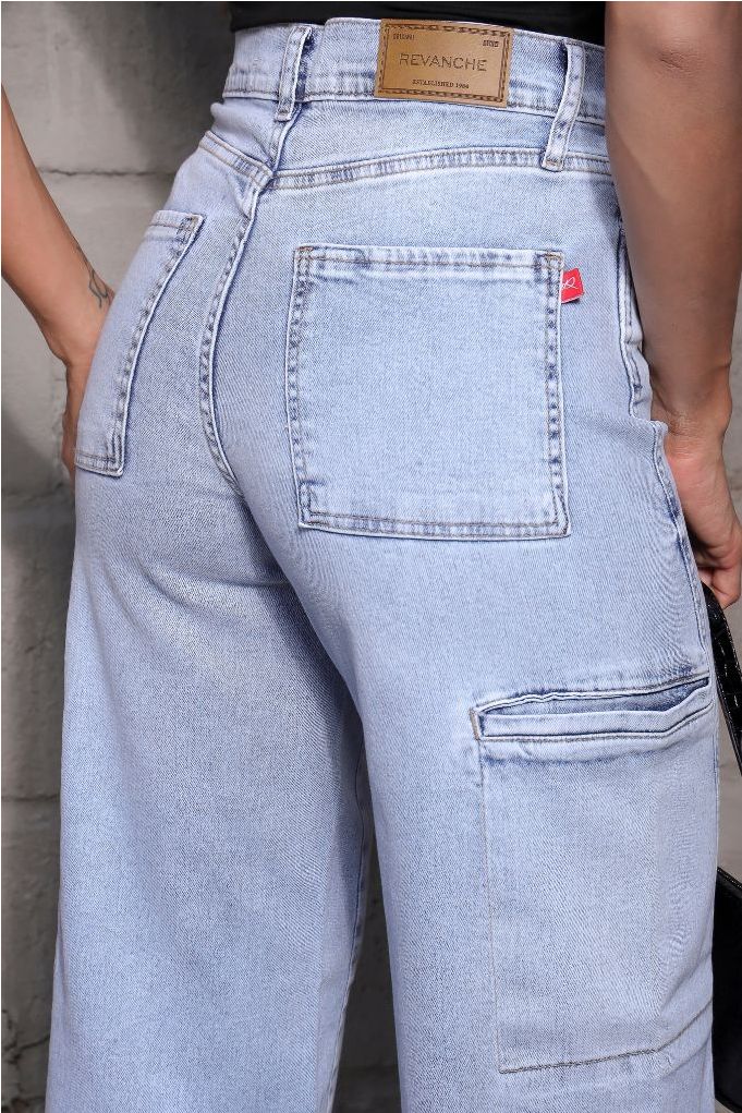 Calça Jeans Wide Leg Hise Rise Recorte Com Bolso Feminina Revanche