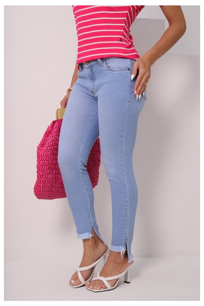 Calça jeans sales com barra assimétrica
